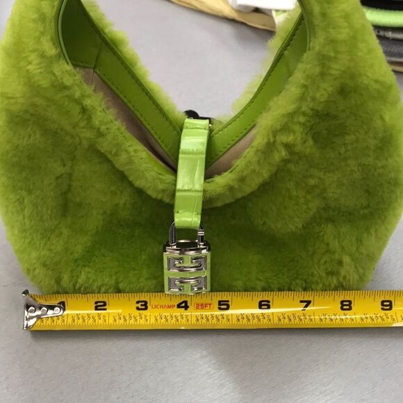 Givenchy Green Shoulder Bag with Plush Texture - Picture 6 of 11